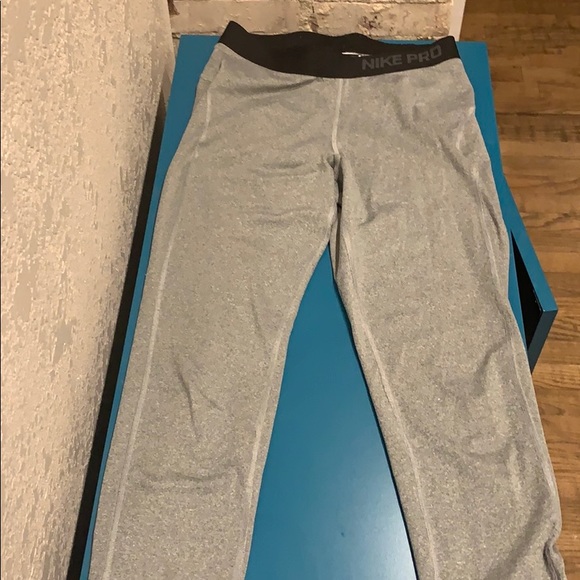 Nike Pro Combat Leggings - Picture 2 of 3